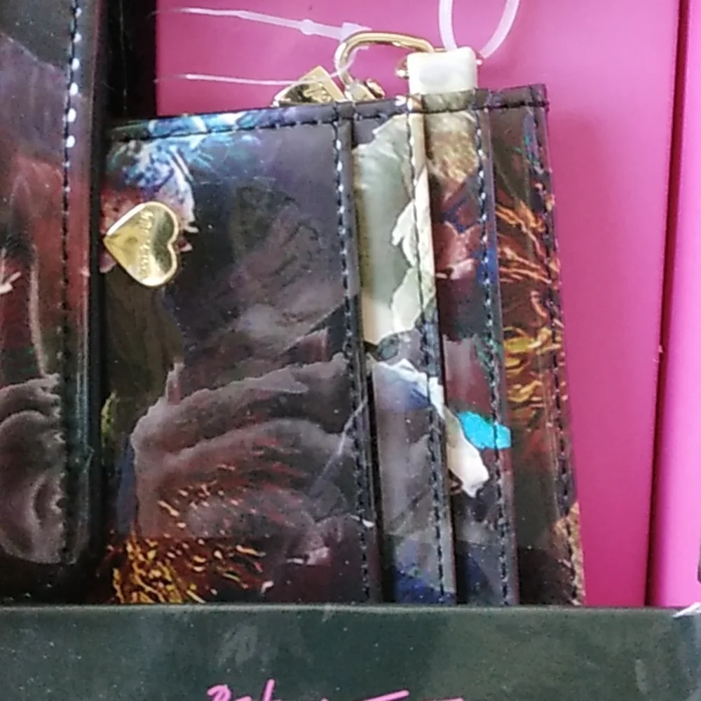 NWTS Betsey Johnson Gxdani crossbody purse & card case black flowers glossy. T1 - Picture 3 of 16